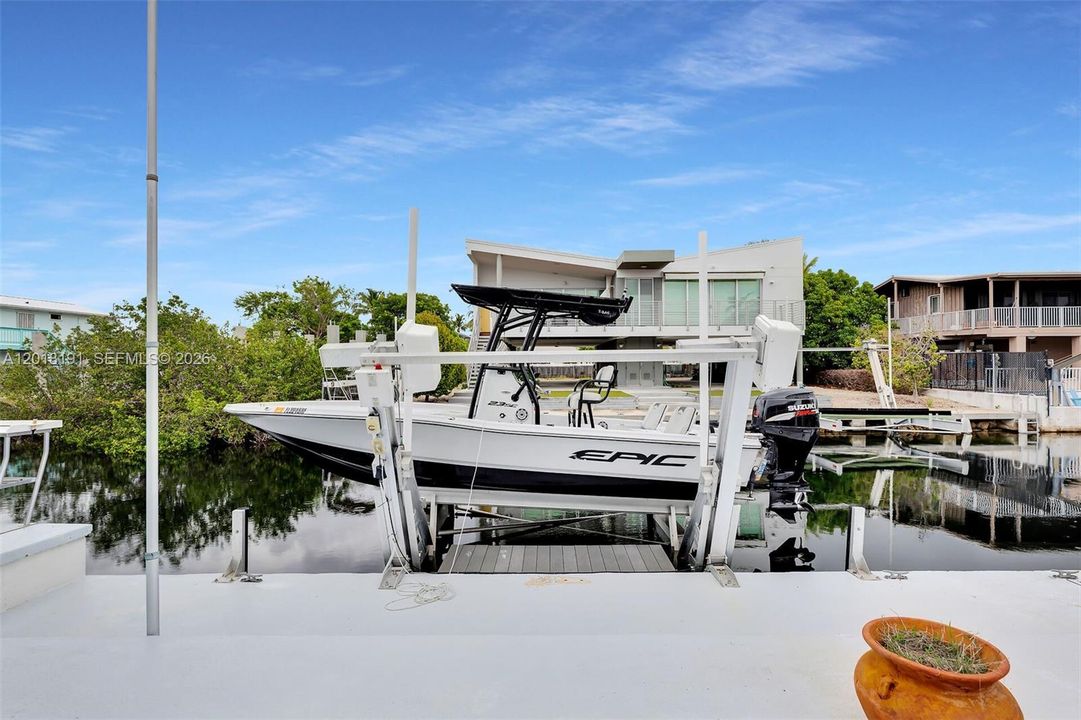 For Sale: $1,150,000 (4 beds, 3 baths, 960 Square Feet)