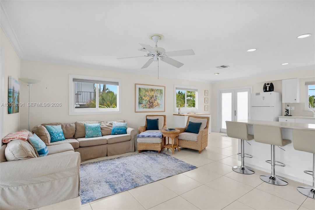For Sale: $1,150,000 (4 beds, 3 baths, 960 Square Feet)