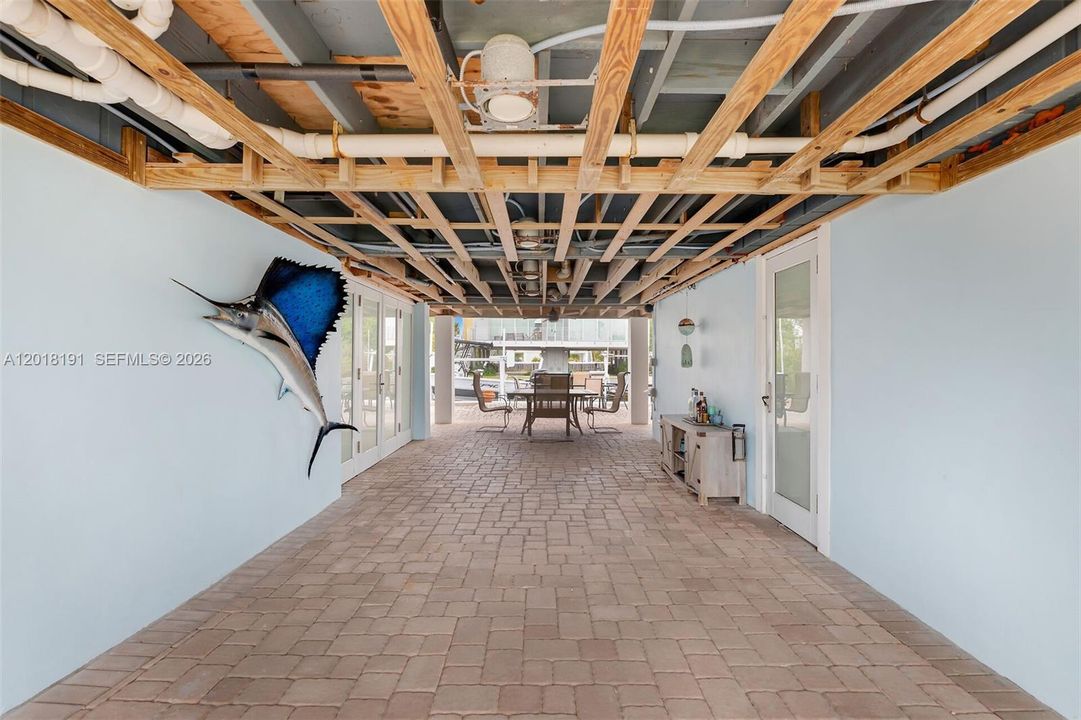 For Sale: $1,150,000 (4 beds, 3 baths, 960 Square Feet)