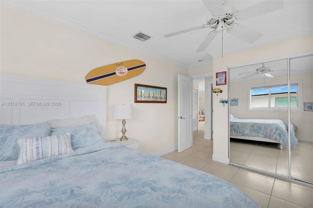 For Sale: $1,150,000 (4 beds, 3 baths, 960 Square Feet)
