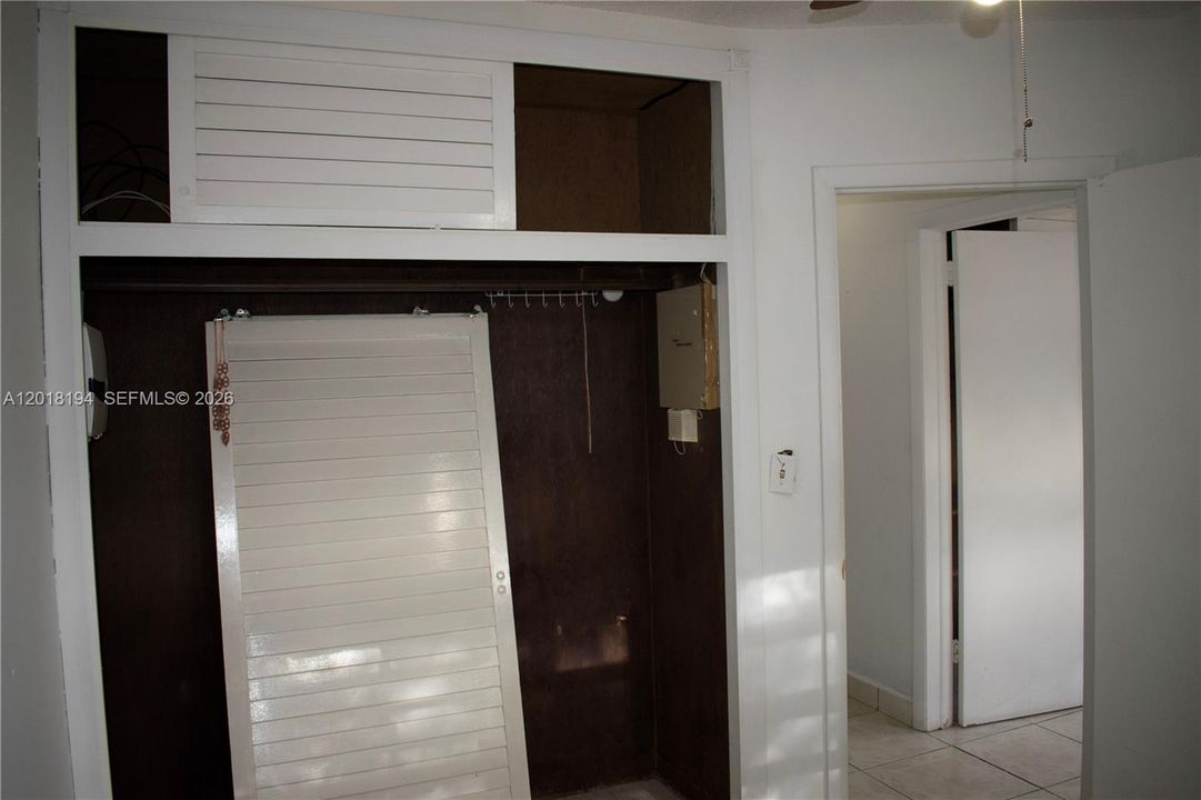 На продажу: $590,000 (3 спален, 1 ванн, 1642 Квадратных фут)