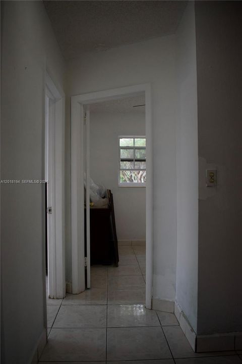 На продажу: $590,000 (3 спален, 1 ванн, 1642 Квадратных фут)