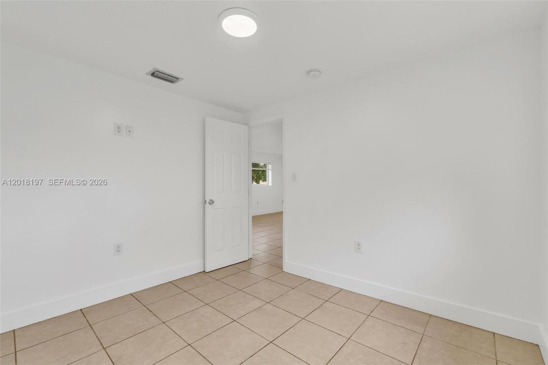 For Sale: $385,000 (3 beds, 1 baths, 1323 Square Feet)