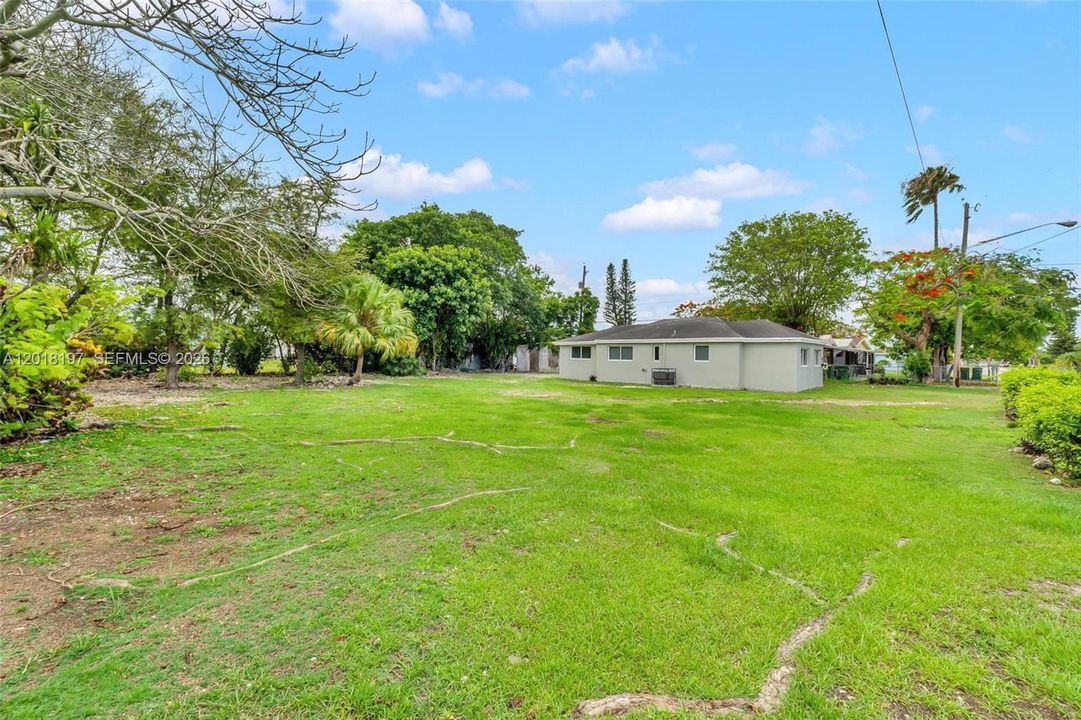 For Sale: $385,000 (3 beds, 1 baths, 1323 Square Feet)