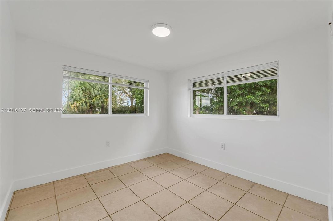 For Sale: $385,000 (3 beds, 1 baths, 1323 Square Feet)