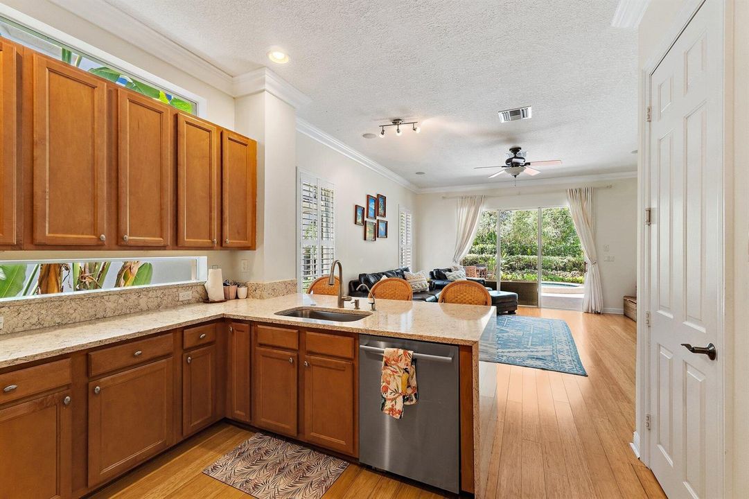 Kitchen/family