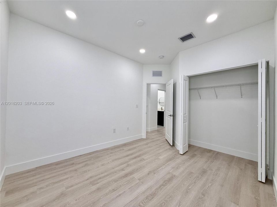 На продажу: $469,000 (3 спален, 2 ванн, 1462 Квадратных фут)