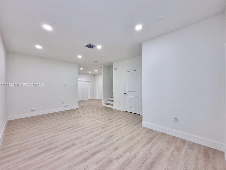 На продажу: $469,000 (3 спален, 2 ванн, 1462 Квадратных фут)