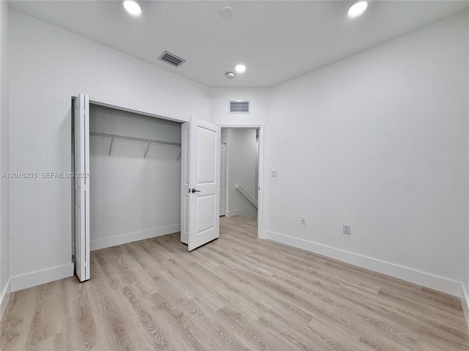 На продажу: $469,000 (3 спален, 2 ванн, 1462 Квадратных фут)