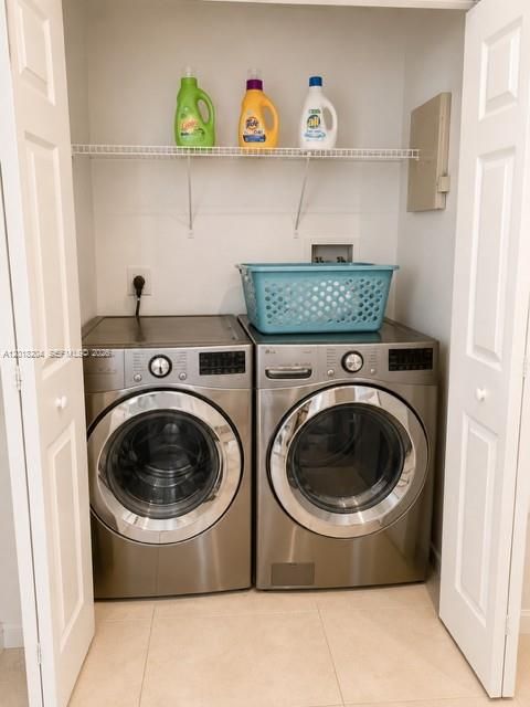 For Rent: $3,400 (3 beds, 2 baths, 1605 Square Feet)