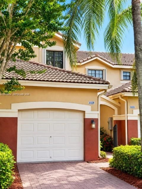 For Rent: $3,400 (3 beds, 2 baths, 1605 Square Feet)
