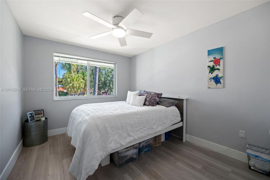 Activo con contrato: $895,000 (4 camas, 2 baños, 2422 Pies cuadrados)