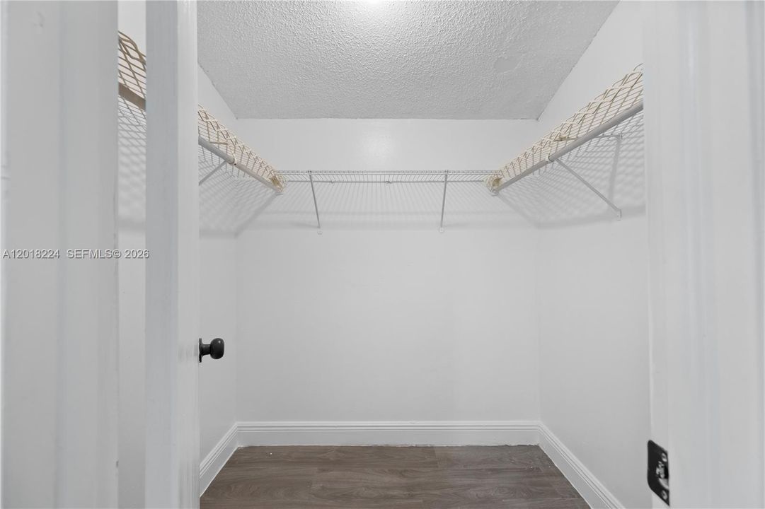 En Venta: $381,000 (3 camas, 2 baños, 1598 Pies cuadrados)