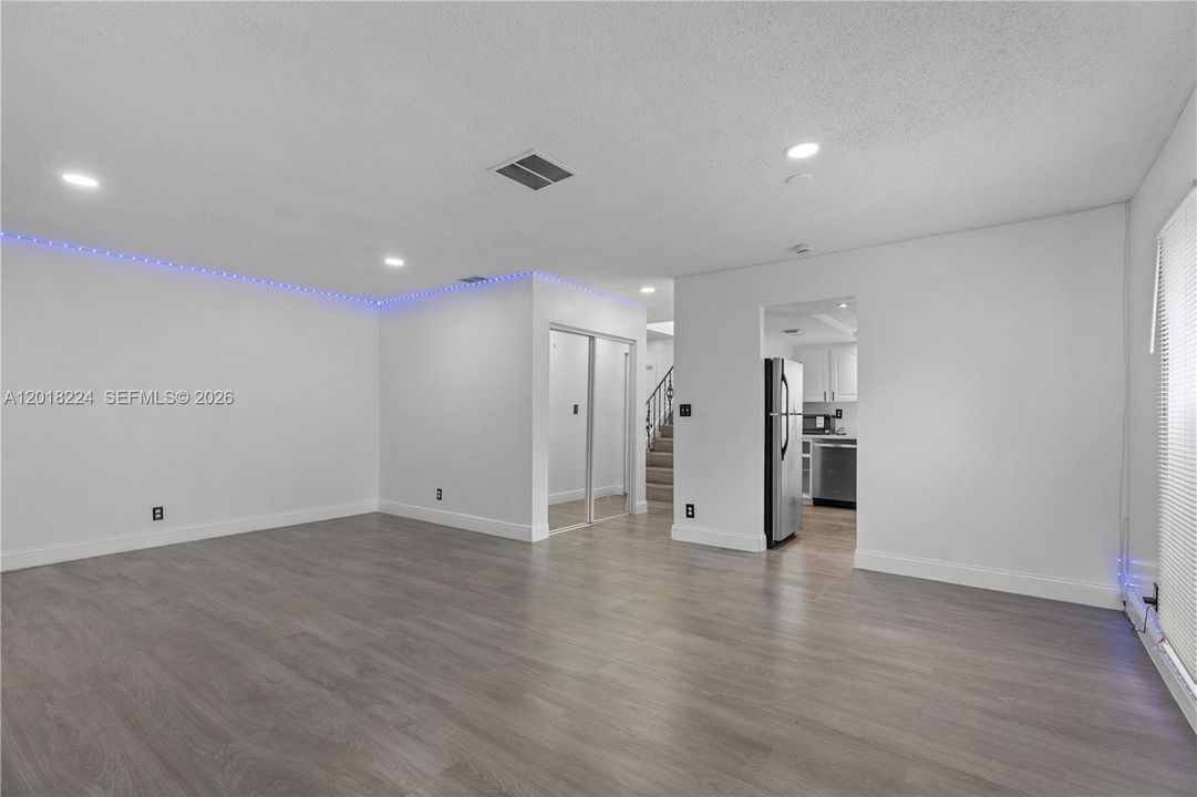 En Venta: $381,000 (3 camas, 2 baños, 1598 Pies cuadrados)