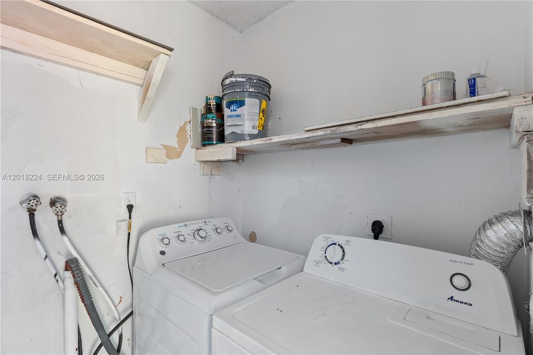 En Venta: $381,000 (3 camas, 2 baños, 1598 Pies cuadrados)