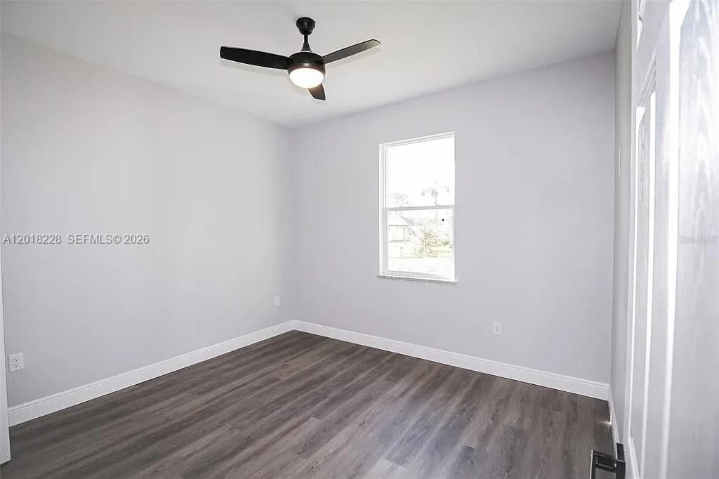 For Rent: $2,300 (3 beds, 3 baths, 1505 Square Feet)
