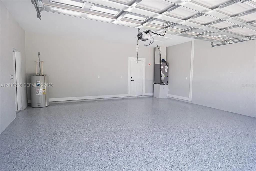 For Rent: $2,300 (3 beds, 3 baths, 1505 Square Feet)