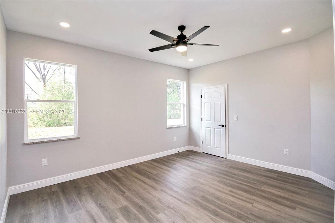 For Rent: $2,300 (3 beds, 3 baths, 1505 Square Feet)