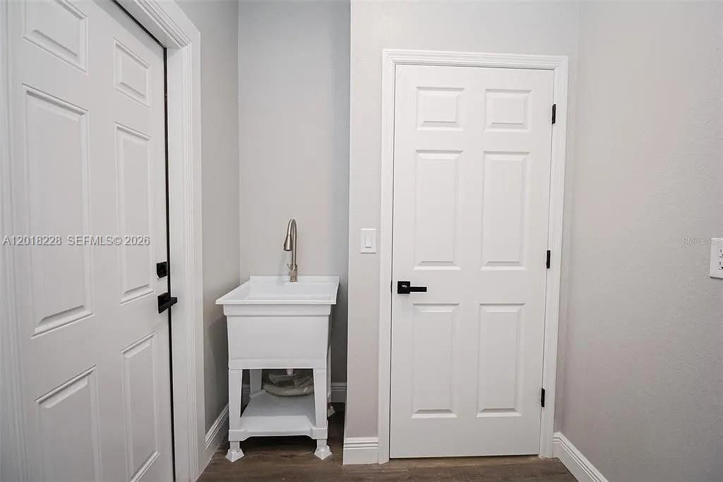 For Rent: $2,300 (3 beds, 3 baths, 1505 Square Feet)
