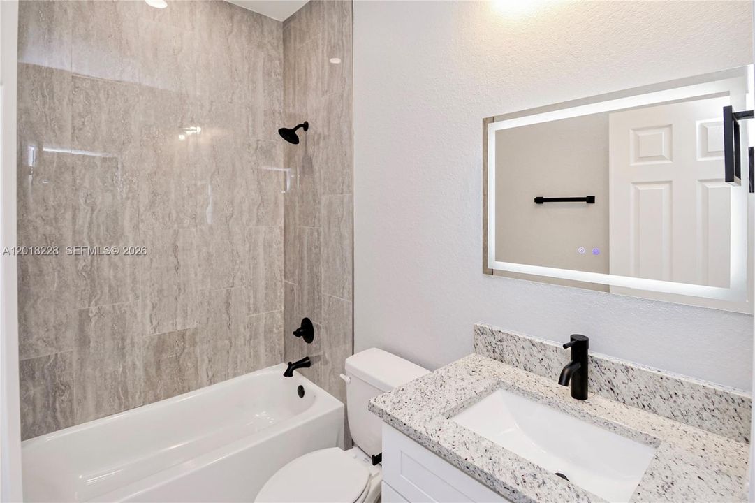 For Rent: $2,300 (3 beds, 3 baths, 1505 Square Feet)