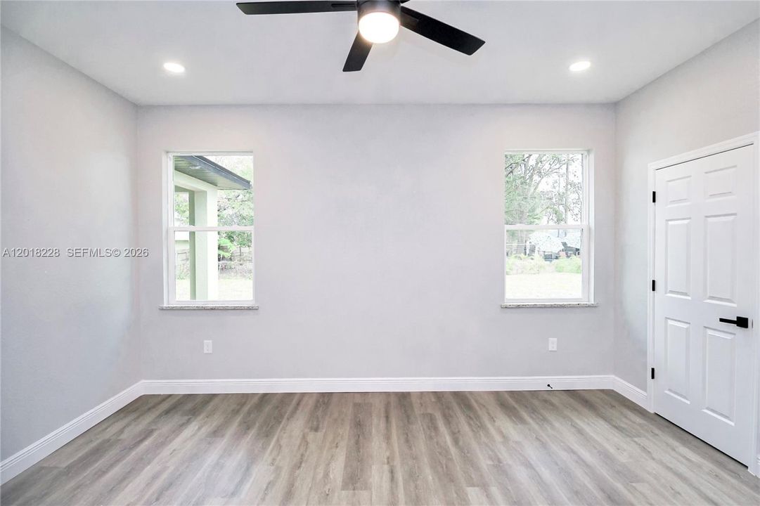 For Rent: $2,300 (3 beds, 3 baths, 1505 Square Feet)