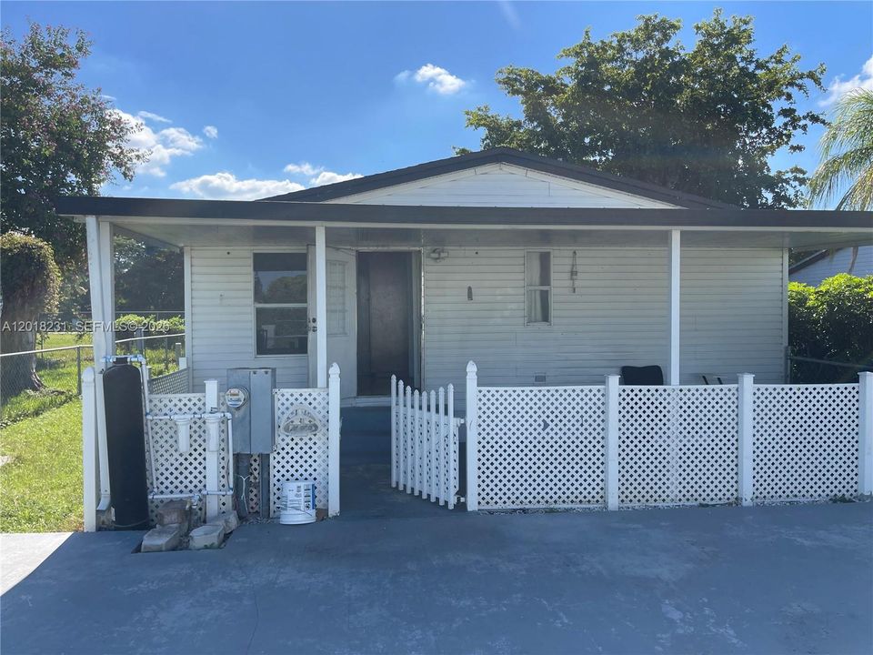 For Rent: $2,500 (3 beds, 2 baths, 1170 Square Feet)