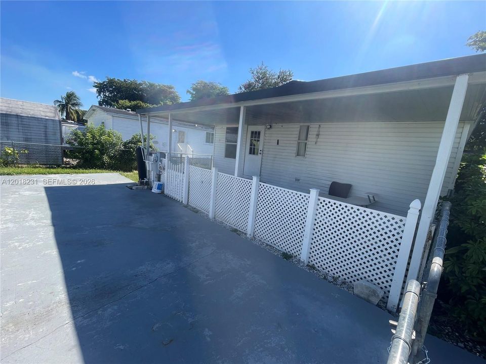 For Rent: $2,500 (3 beds, 2 baths, 1170 Square Feet)