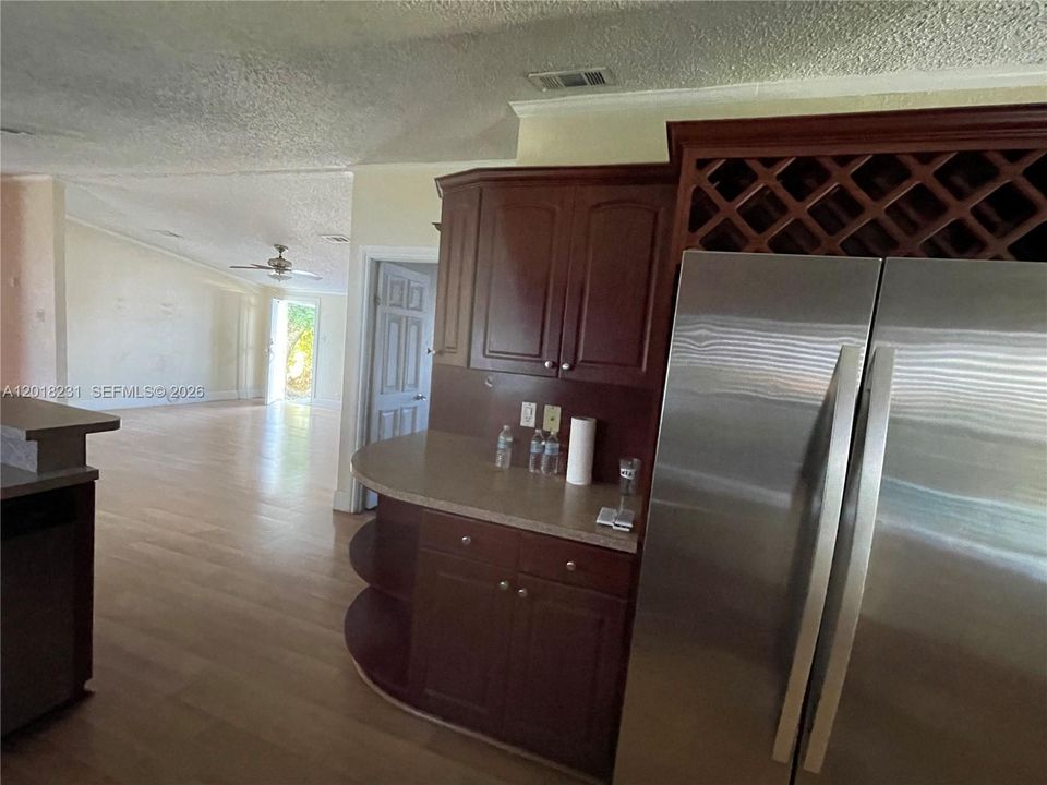 For Rent: $2,500 (3 beds, 2 baths, 1170 Square Feet)