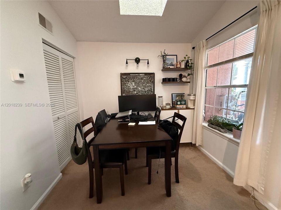 For Sale: $200,000 (1 beds, 1 baths, 560 Square Feet)