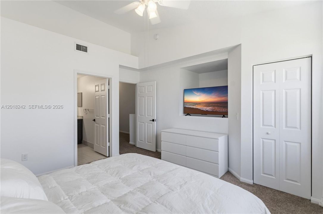 For Sale: $429,900 (3 beds, 2 baths, 1376 Square Feet)