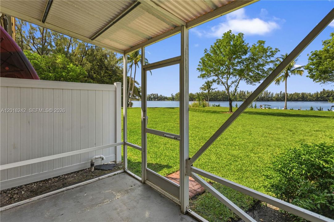 For Sale: $429,900 (3 beds, 2 baths, 1376 Square Feet)