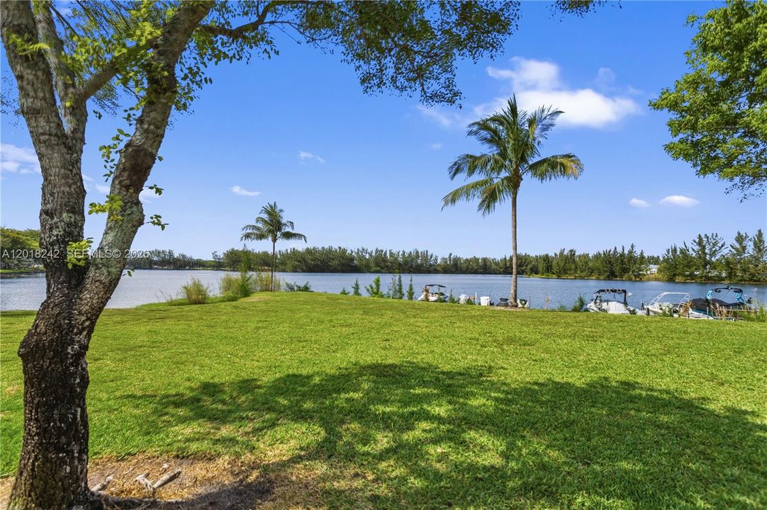 For Sale: $429,900 (3 beds, 2 baths, 1376 Square Feet)