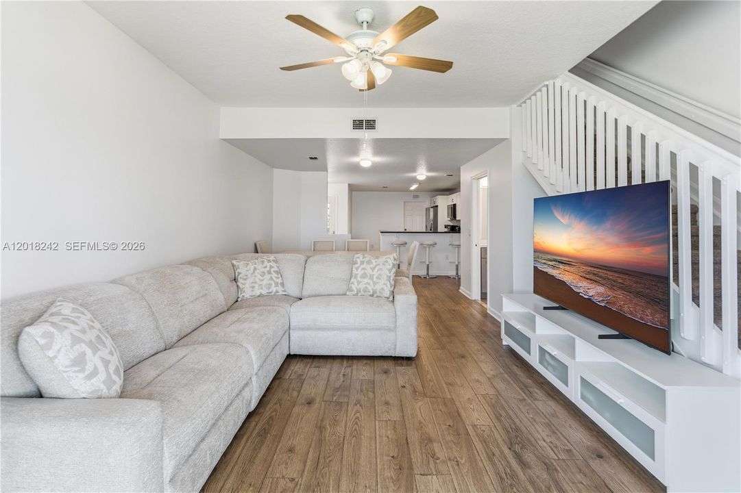 For Sale: $429,900 (3 beds, 2 baths, 1376 Square Feet)