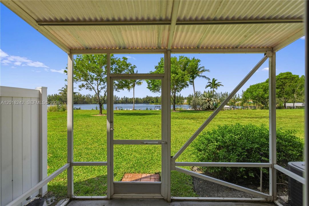 For Sale: $429,900 (3 beds, 2 baths, 1376 Square Feet)