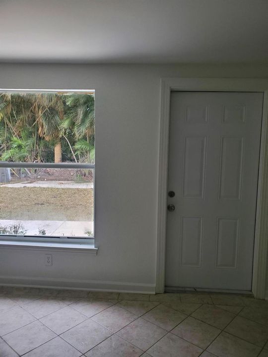 Back bedroom door to outside fenced back