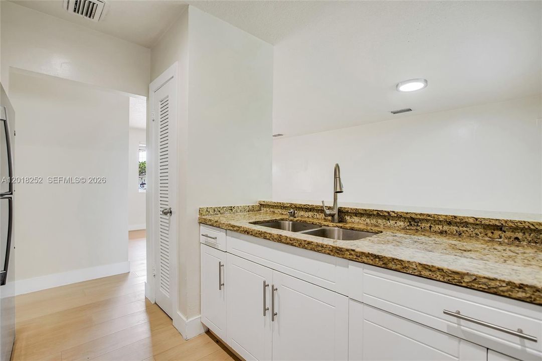 Active With Contract: $3,200 (3 beds, 2 baths, 1332 Square Feet)