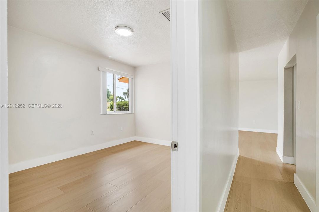 Active With Contract: $3,200 (3 beds, 2 baths, 1332 Square Feet)