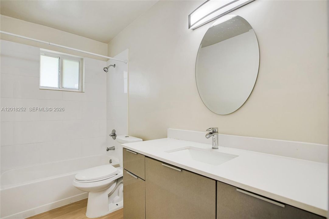 Active With Contract: $3,200 (3 beds, 2 baths, 1332 Square Feet)