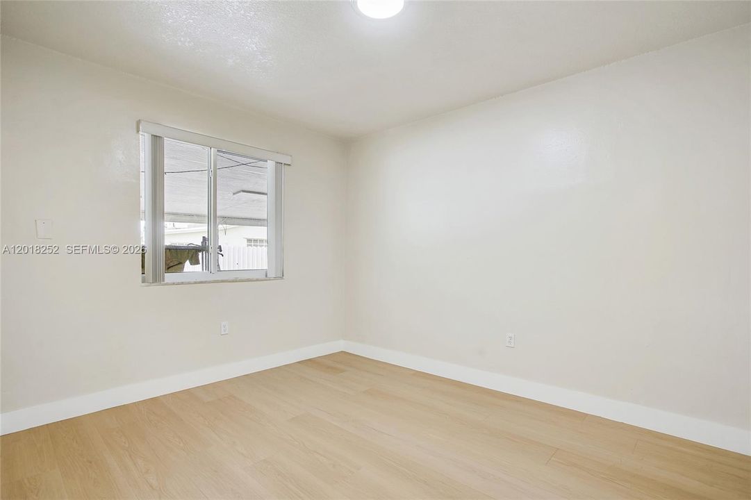 Active With Contract: $3,200 (3 beds, 2 baths, 1332 Square Feet)
