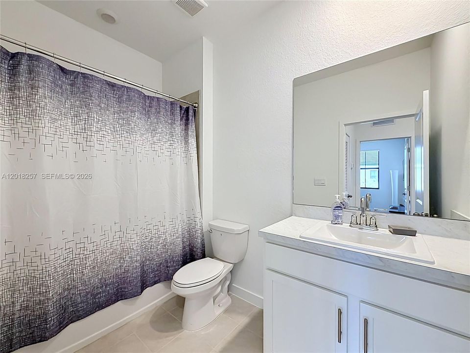 В аренду: $3,300 (3 спален, 2 ванн, 1597 Квадратных фут)