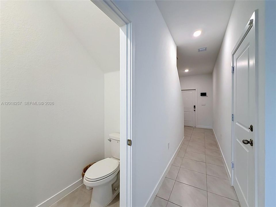 В аренду: $3,300 (3 спален, 2 ванн, 1597 Квадратных фут)