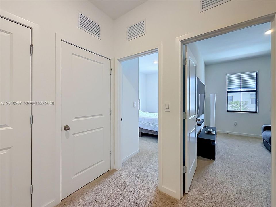 В аренду: $3,300 (3 спален, 2 ванн, 1597 Квадратных фут)