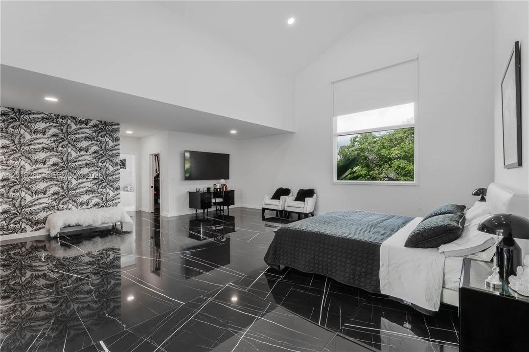 For Sale: $4,900,000 (6 beds, 6 baths, 6062 Square Feet)