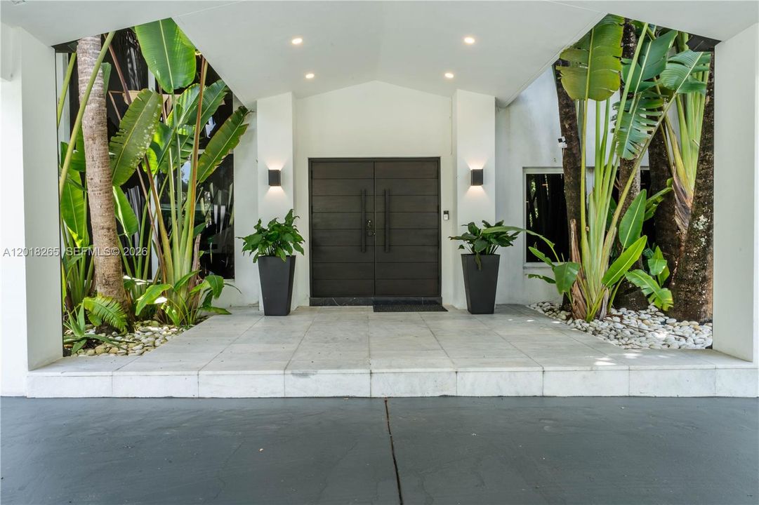 For Sale: $4,900,000 (6 beds, 6 baths, 6062 Square Feet)