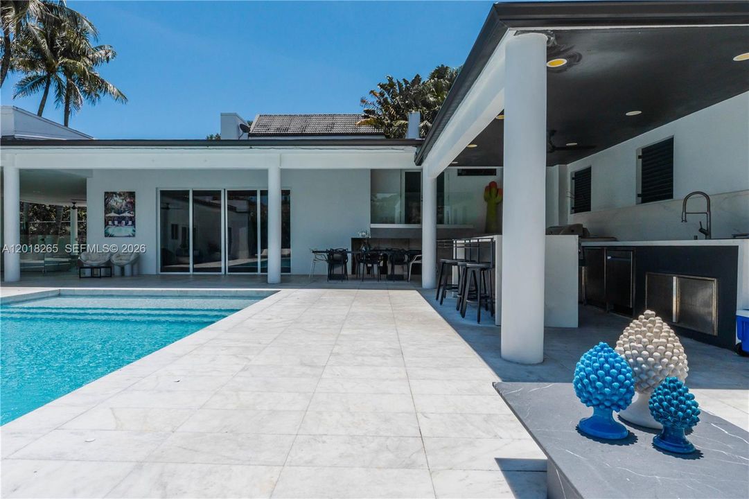 For Sale: $4,900,000 (6 beds, 6 baths, 6062 Square Feet)