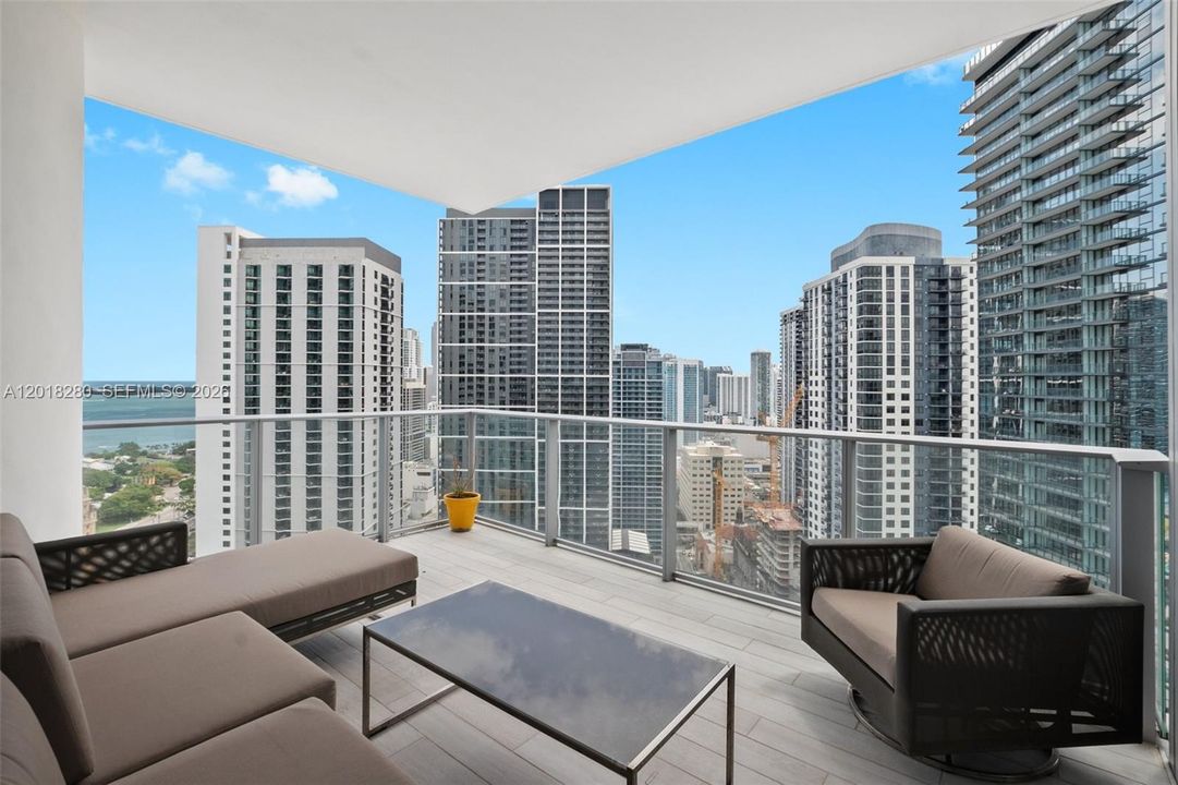 Active With Contract: $12,000 (3 beds, 4 baths, 2188 Square Feet)