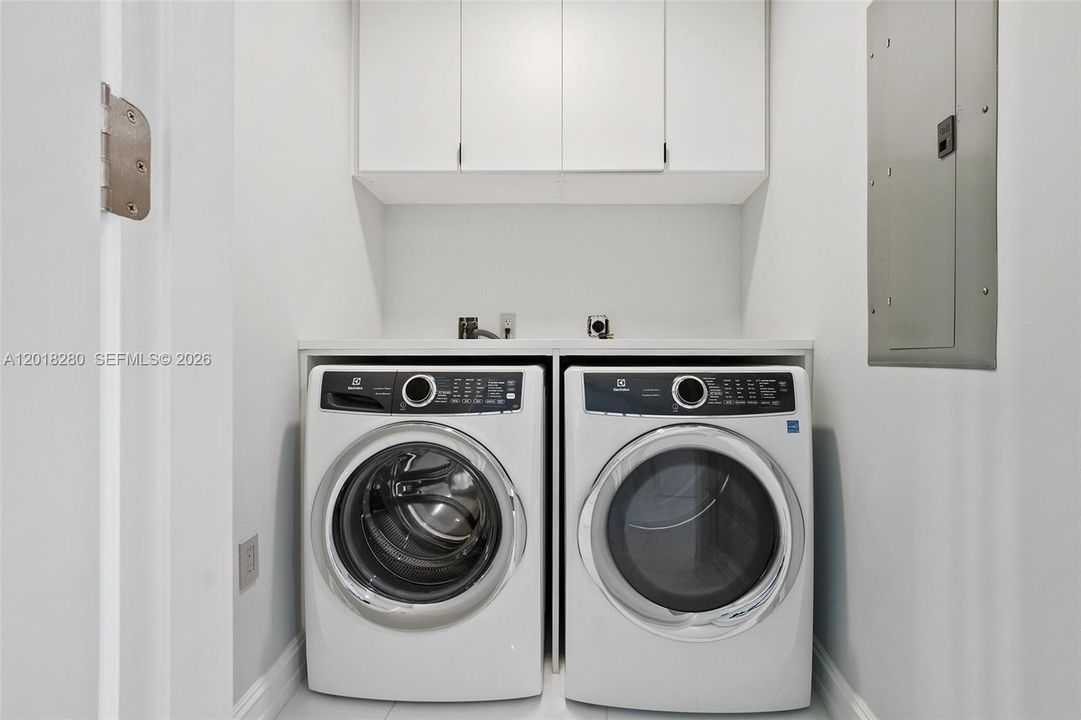 Active With Contract: $12,000 (3 beds, 4 baths, 2188 Square Feet)