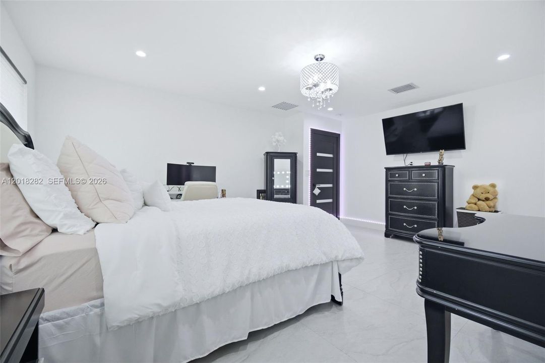 For Sale: $3,500,000 (4 beds, 4 baths, 4183 Square Feet)