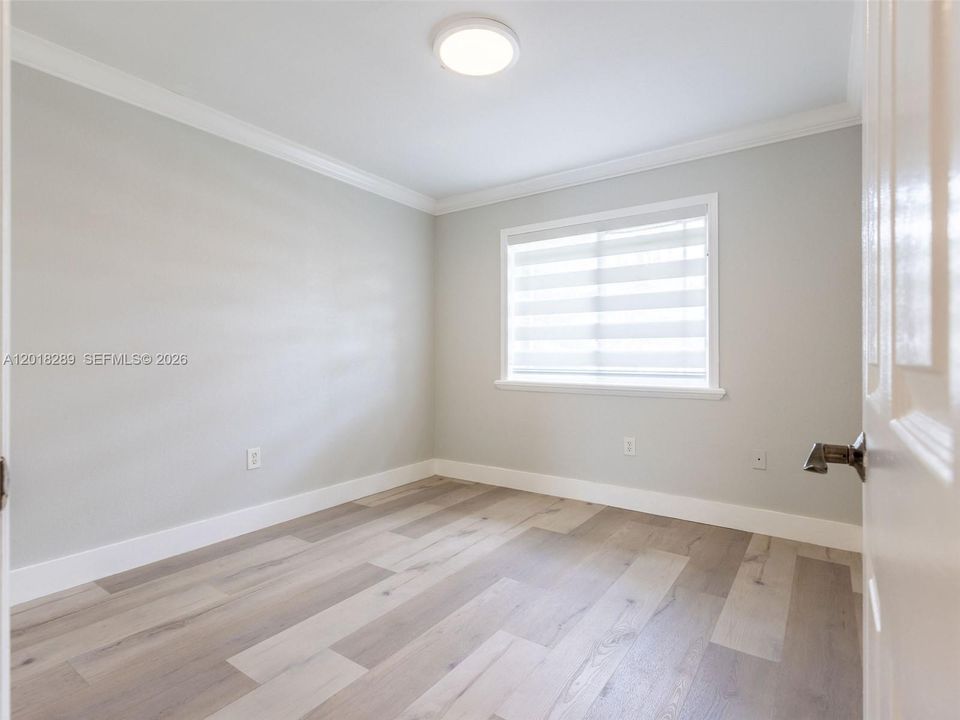 Activo con contrato: $4,350 (3 camas, 2 baños, 1526 Pies cuadrados)