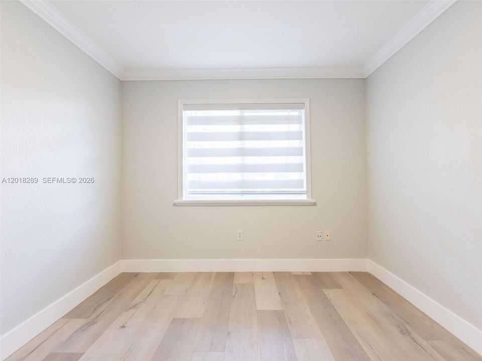 Activo con contrato: $4,350 (3 camas, 2 baños, 1526 Pies cuadrados)